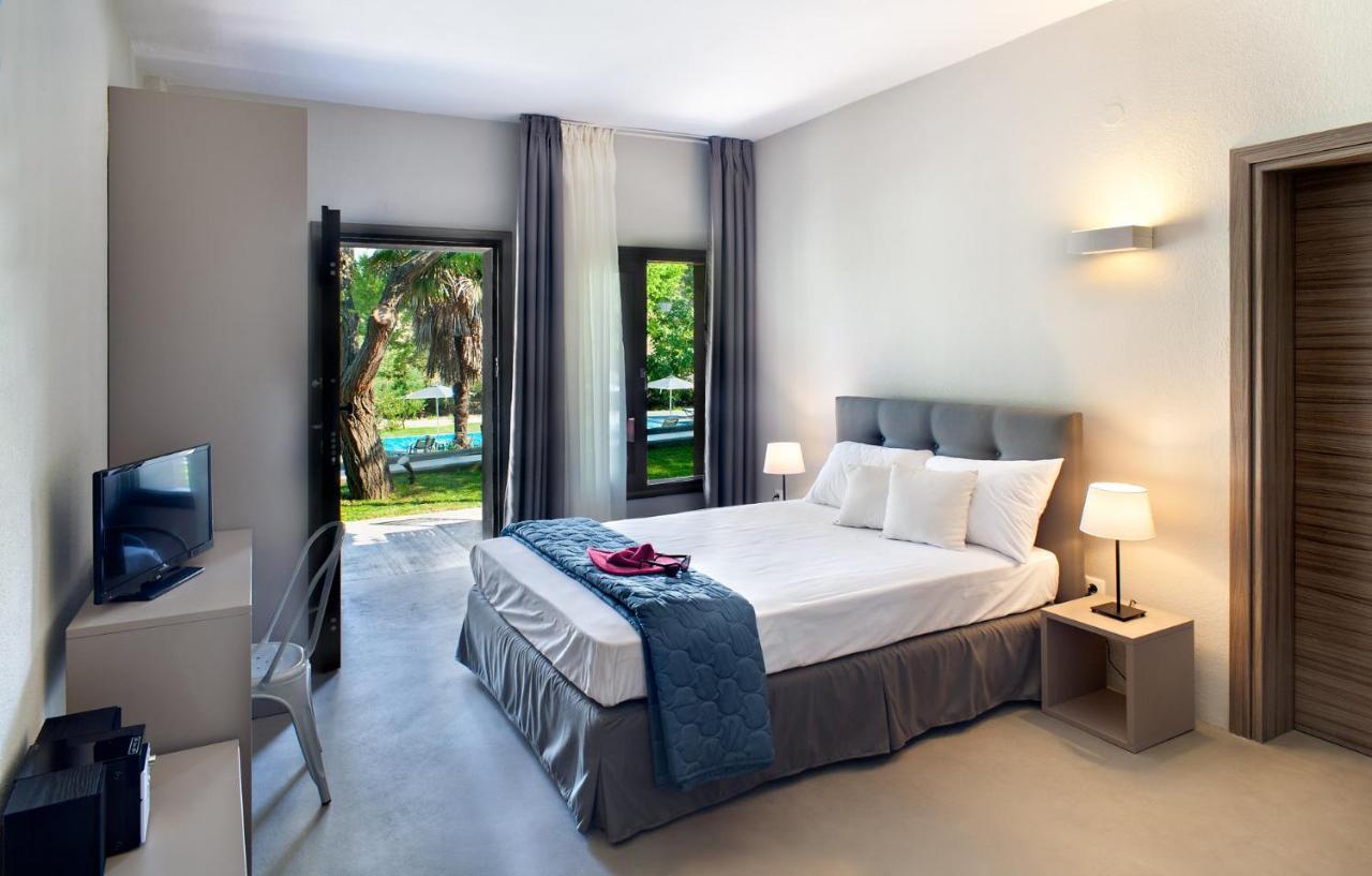 Sani More & Sani Woods (Adults Only) Luaran gambar
