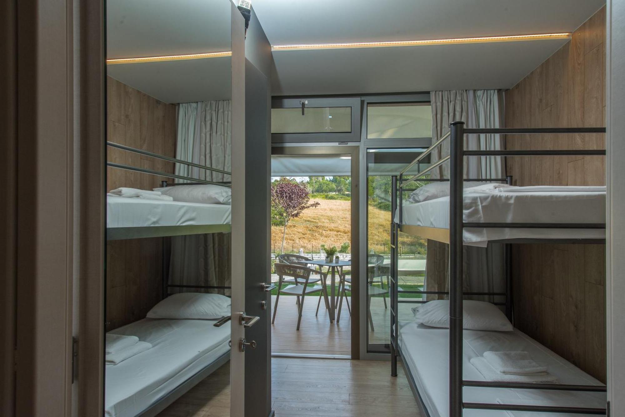 Sani More & Sani Woods (Adults Only) Luaran gambar
